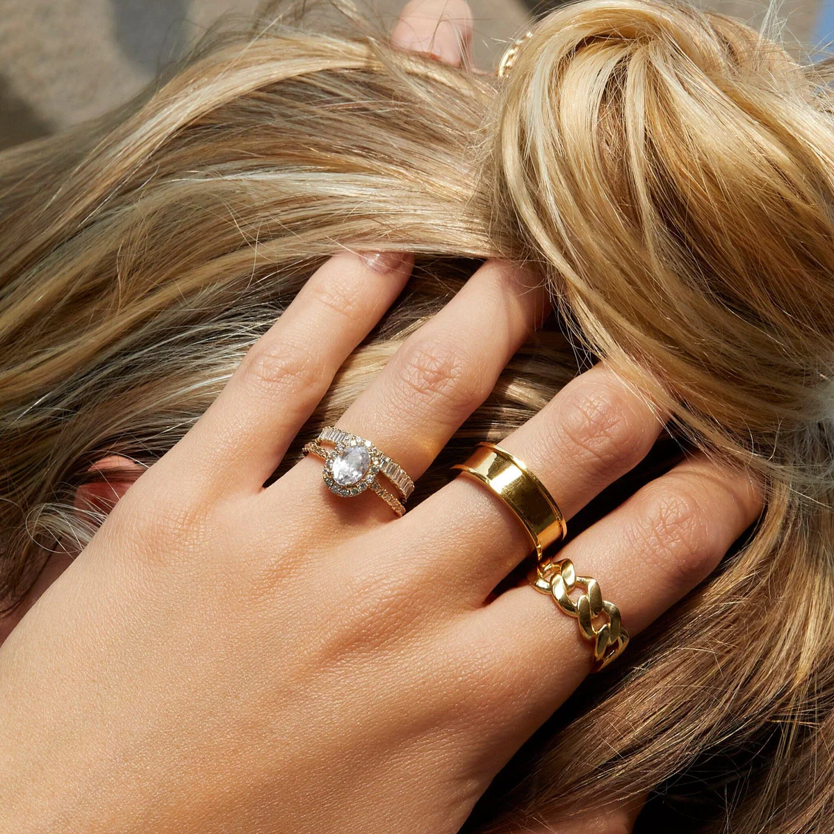 The Most Flattering Oval Diamond Engagement Ring Styles